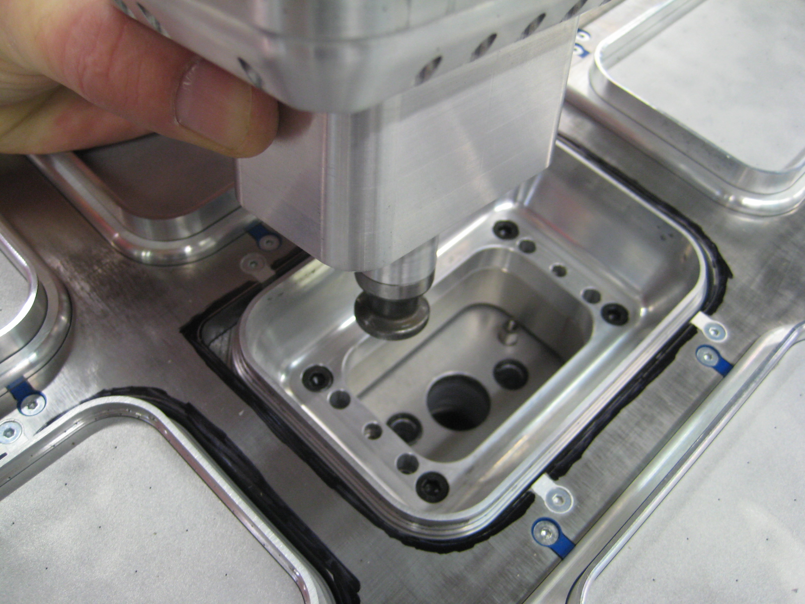 automatic clamping module